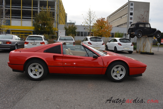 Ferrari 328 1985-1989 (GTS), prawy bok