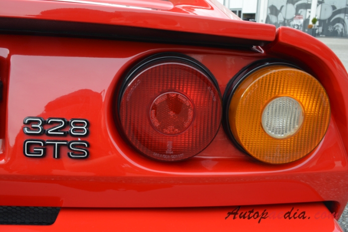 Ferrari 328 1985-1989 (GTS), emblemat tył 