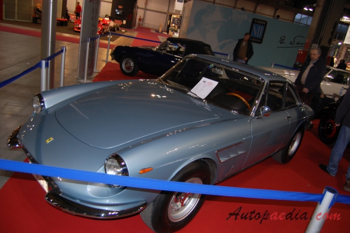 Ferrari 330 GTC 1966-1968 (1967), left front view