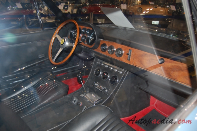 Ferrari 330 GTC 1966-1968 (1967), interior