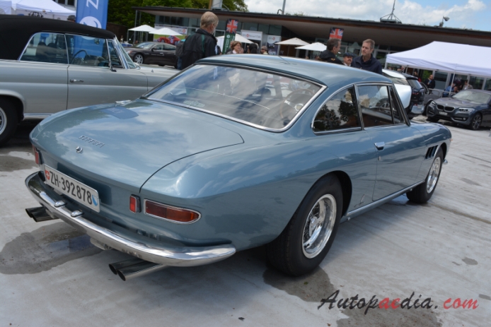Ferrari 330 GT 2+2 1964-1967 (1965-1967 2. series Coupé 2d), prawy tył