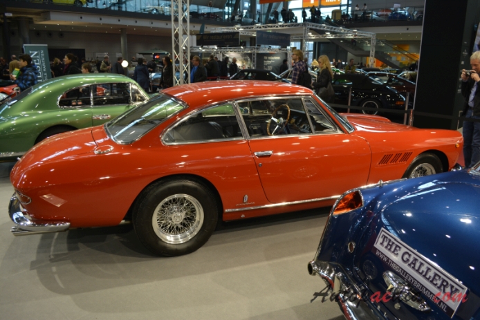Ferrari 330 GT 2+2 1964-1967 (1965 1. series Coupé 2d), prawy bok