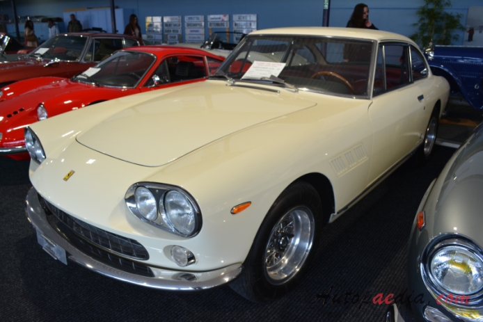 Ferrari 330 GT 2+2 1964-1967 (1965 1. series Coupé 2d), lewy przód