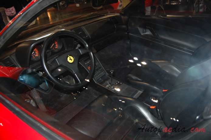 Ferrari 348 1989-1995 (1989 TB), wnętrze