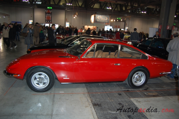 Ferrari 365 GT 2+2 1967-1971, lewy bok