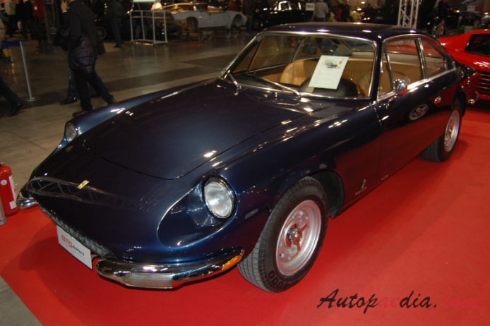Ferrari 365 GT 2+2 1967-1971 (1968), lewy przód