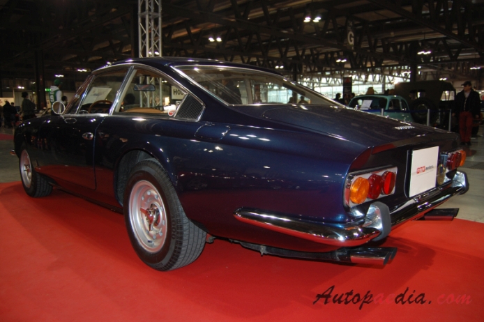 Ferrari 365 GT 2+2 1967-1971 (1968),  left rear view