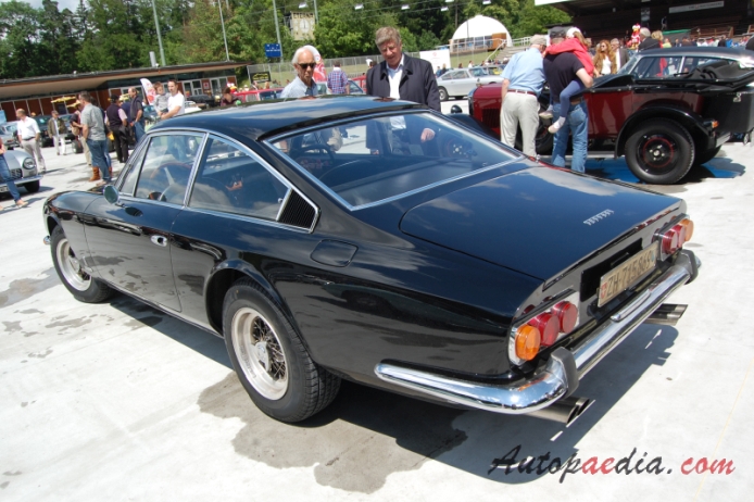Ferrari 365 GT 2+2 1967-1971 (1969),  left rear view
