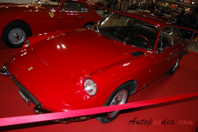 Ferrari 365 GT 2+2 1967-1971 (1969), lewy przód