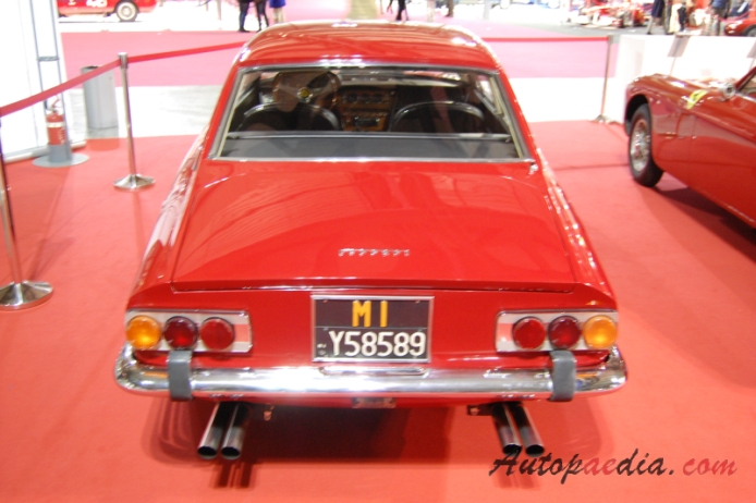 Ferrari 365 GT 2+2 1967-1971 (1969), rear view