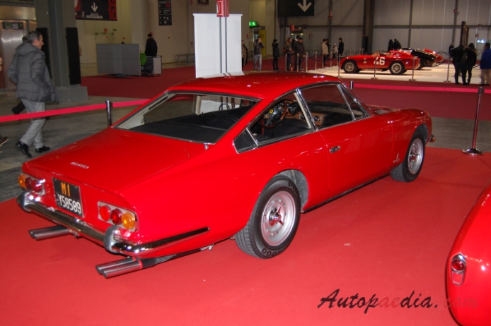 Ferrari 365 GT 2+2 1967-1971 (1969), right rear view