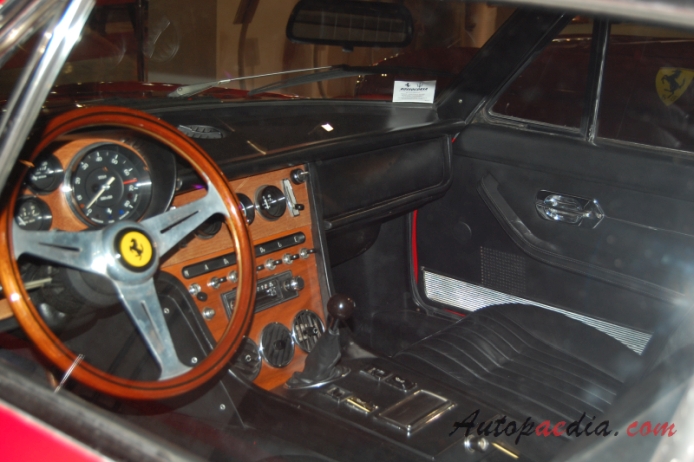 Ferrari 365 GT 2+2 1967-1971 (1969), interior