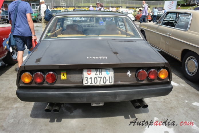 Ferrari 365 GT4 2+2 1972-1976 (1973), rear view