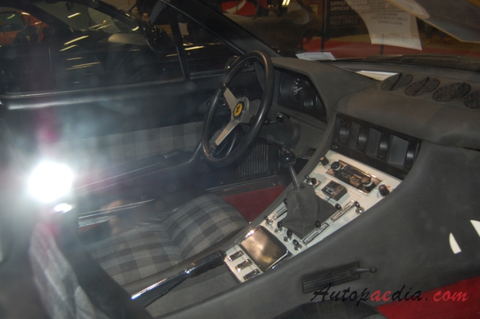 Ferrari 365 GTC4 1971-1972 (1972), interior