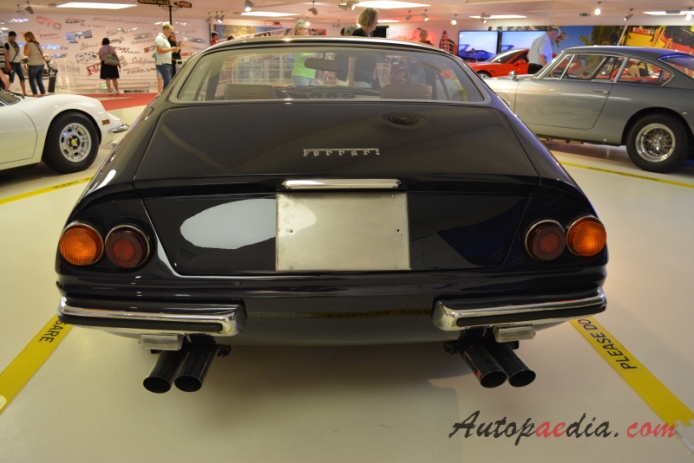 Ferrari 365 GT/4 (Daytona) 1968-1973 (1968-1970 GTB/4), rear view