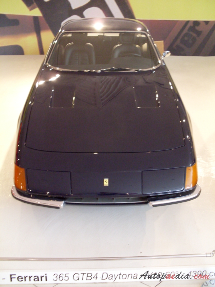 Ferrari 365 GT/4 (Daytona) 1968-1973 (1971-1973 GTB/4), przód