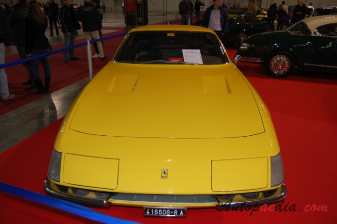 Ferrari 365 GT/4 (Daytona) 1968-1973 (1971-1973 GTB/4), front view