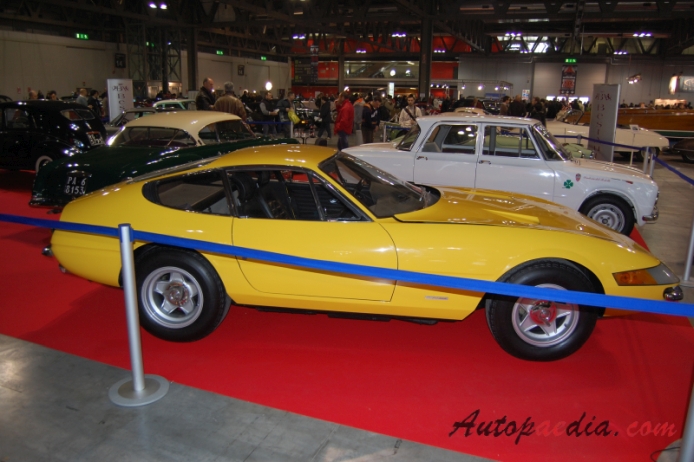 Ferrari 365 GT/4 (Daytona) 1968-1973 (1971-1973 GTB/4), prawy bok