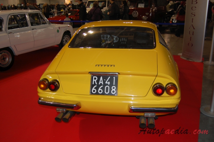 Ferrari 365 GT/4 (Daytona) 1968-1973 (1971-1973 GTB/4), rear view