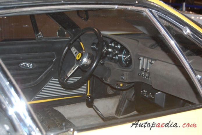 Ferrari 365 GT/4 (Daytona) 1968-1973 (1971-1973 GTB/4), wnętrze