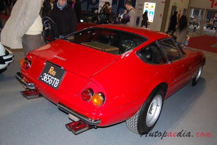 Ferrari 365 GT/4 (Daytona) 1968-1973 (1971-1973 GTB/4), prawy tył