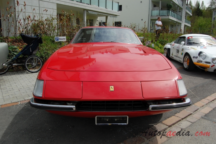 Ferrari 365 GT/4 (Daytona) 1968-1973 (1971 GTB/4), front view