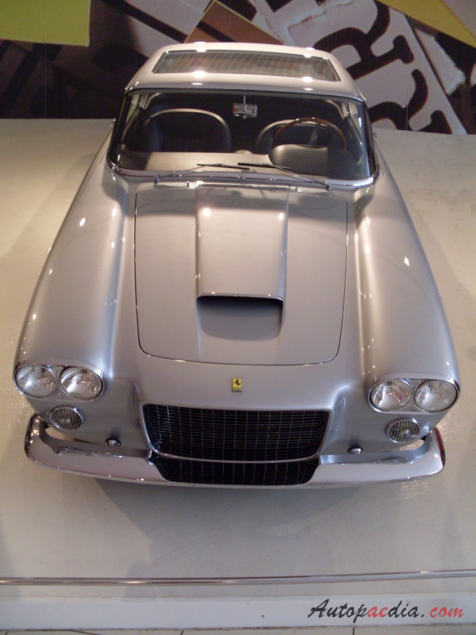 Ferrari 400 Superamerica 1960-1964 (1960 Pinin Farina Coupé Speciale), front view