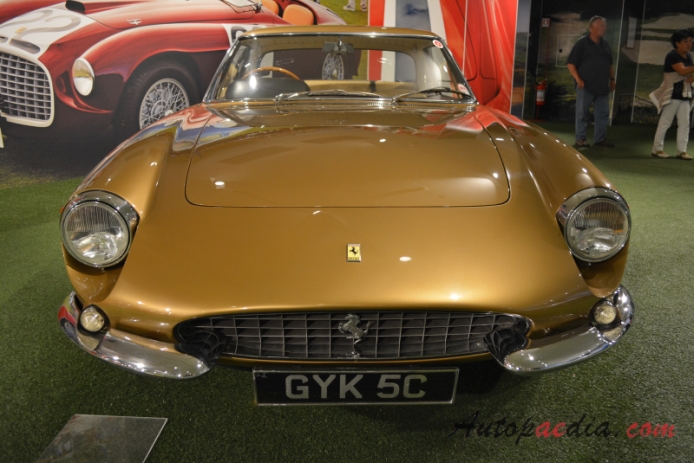 Ferrari 500 Superfast 1964-1966, przód