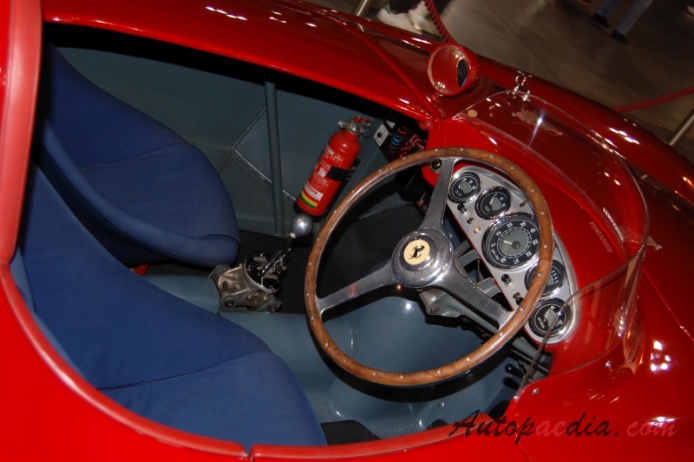 Ferrari 750 Monza 1954, wnętrze