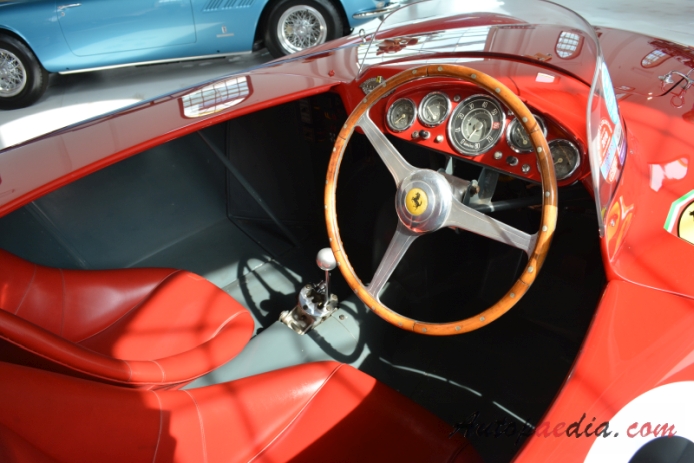 Ferrari 750 Monza 1954, interior