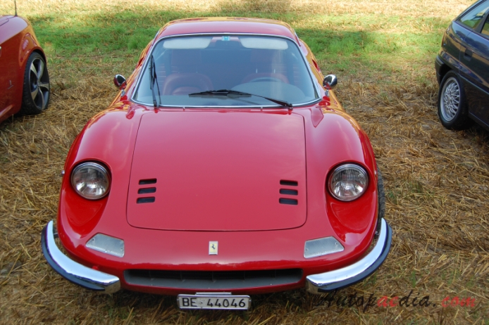 Ferrari Dino 246 GT 1969-1974 (1971-1974), przód
