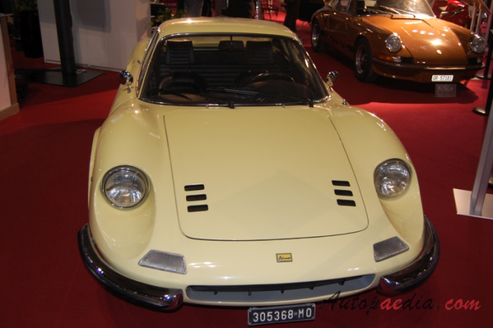 Ferrari Dino 246 GT 1969-1974 (1971-1974), przód
