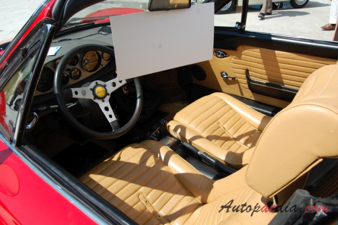 Ferrari Dino 246 GT 1969-1974 (1972 GTS), wnętrze