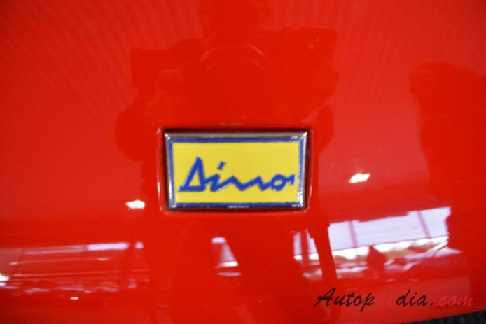 Ferrari Dino 246 GT 1969-1974 (1973), front emblem  