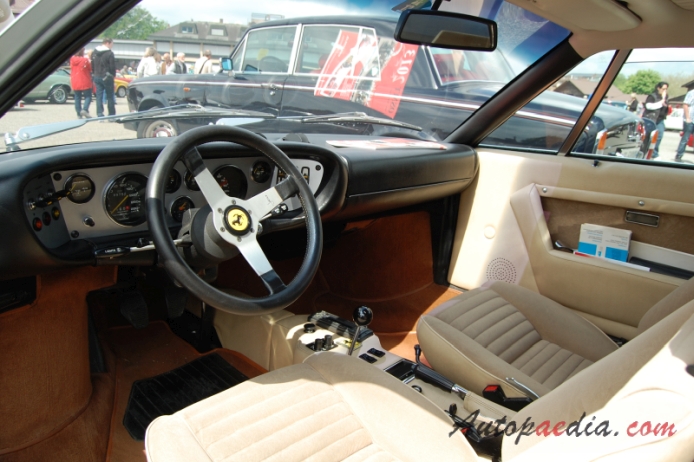 Ferrari Dino 308 GT4 1973-1980 (1973-1976), wnętrze