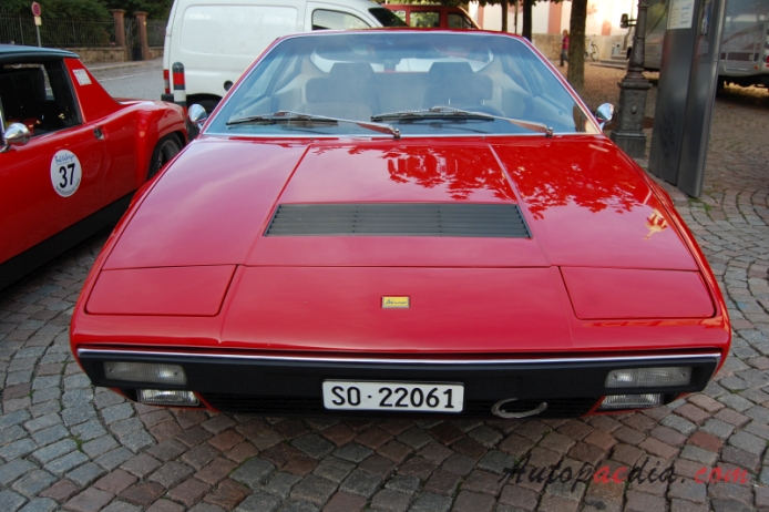 Ferrari Dino 308 GT4 1973-1980 (1974), przód