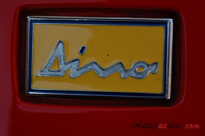 Ferrari Dino 308 GT4 1973-1980 (1975), front emblem  