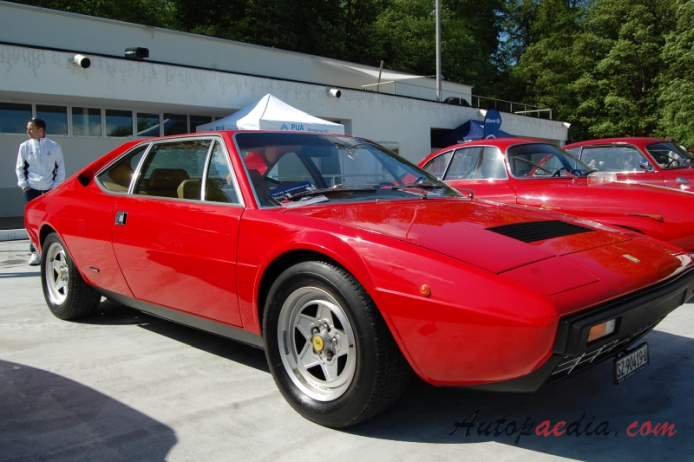 Ferrari Dino 308 GT4 1973-1980 (1976), prawy przód