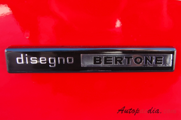 Ferrari Dino 308 GT4 1973-1980 (1976), side emblem 