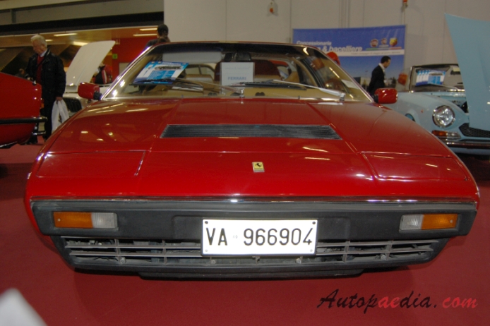 Ferrari Dino 308 GT4 1973-1980 (1980), przód