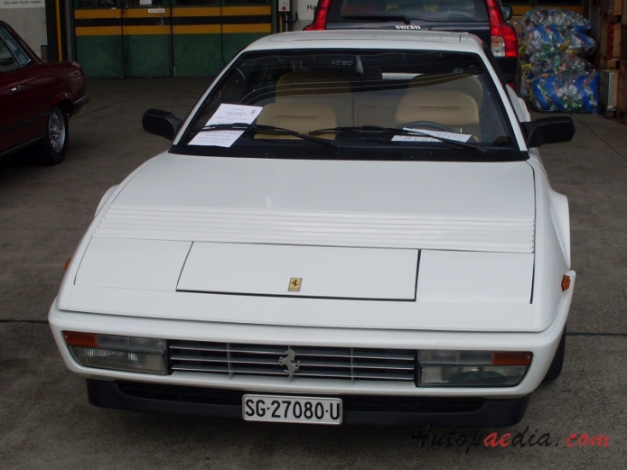 Ferrari Mondial 1980-1993 (1988 3.2 Quattrovalvole), front view