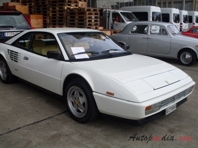 Ferrari Mondial 1980-1993 (1988 3.2 Quattrovalvole), right front view