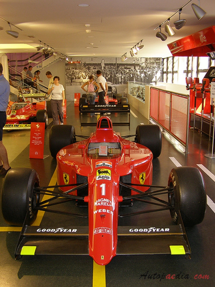 Ferrari F1 1990 F1-90 (Monoposto), przód