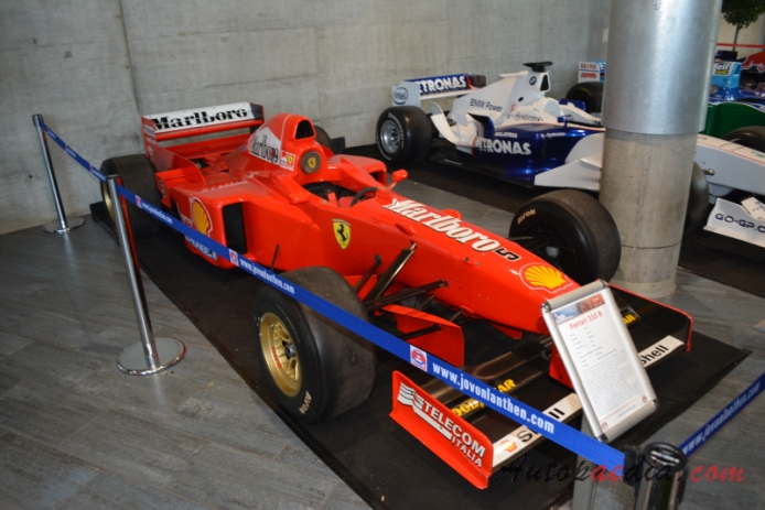 Ferrari F1 1997 310 B (Monoposto), prawy przód