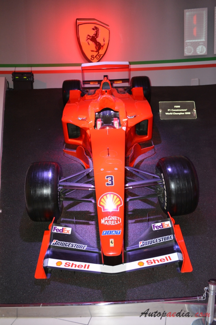Ferrari F1 1999 F399 (Monoposto), przód