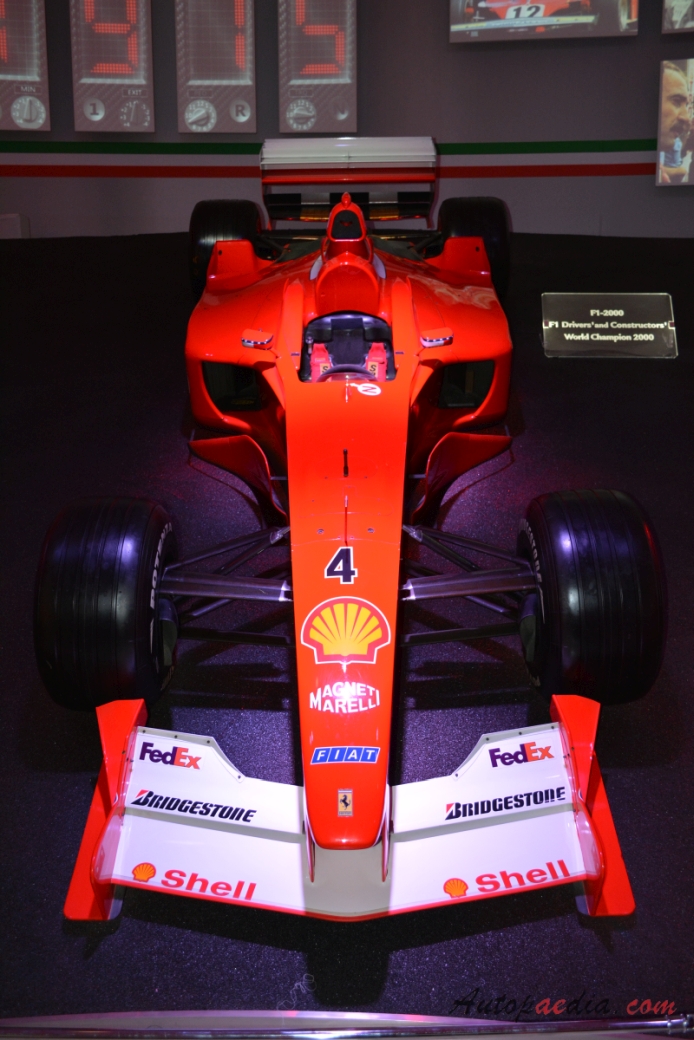 Ferrari F1 2000 F2000 (Monoposto), przód