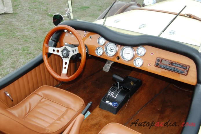 Fiberfab Gazelle 1964-1983 (Mercedes SSK replika), wnętrze