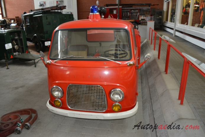 Ford FK 1000 1953-1961 (1956 Total TroFL 500 fire engine), front view