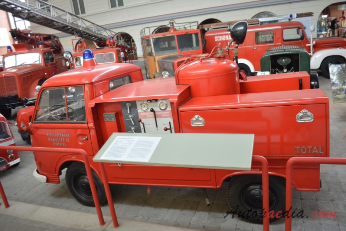 Ford FK 1000 1953-1961 (1956 Total TroFL 500 wóz strażacki), lewy bok