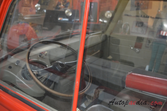 Ford FK 1000 1953-1961 (1956 Total TroFL 500 fire engine), interior